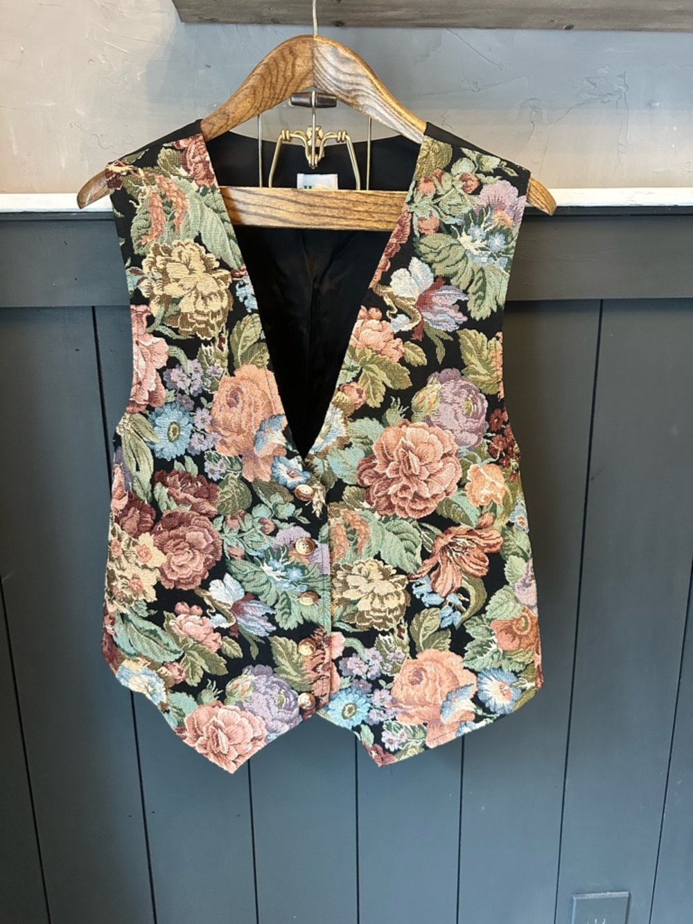 Cool‎ Vintage Button Front Floral Tapestry V-Neck Vest Black Multicolor size 1X